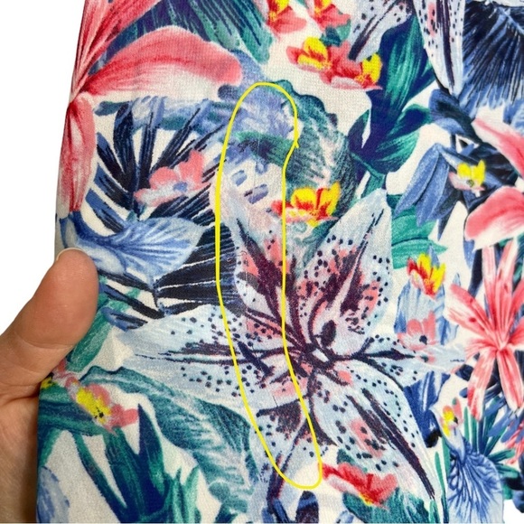 H&M Colorful Tropical Print Sleeveless Concealed Button Front Blouse - Picture 11 of 13